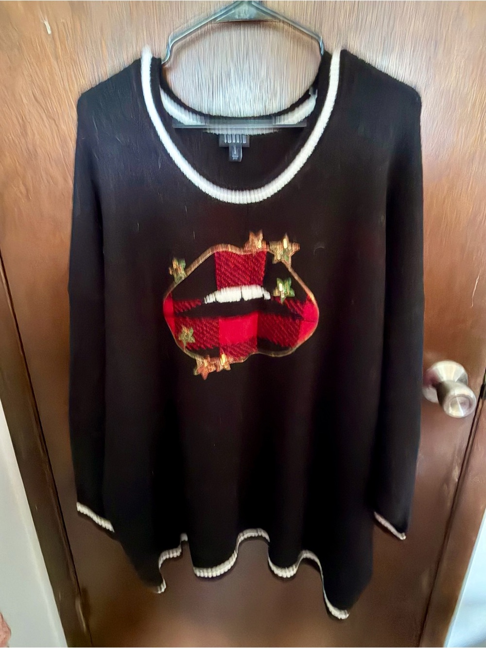 TORRID Black Buffalo Plaid Lips & Sequin Stars Sweater 4X (Size 4)